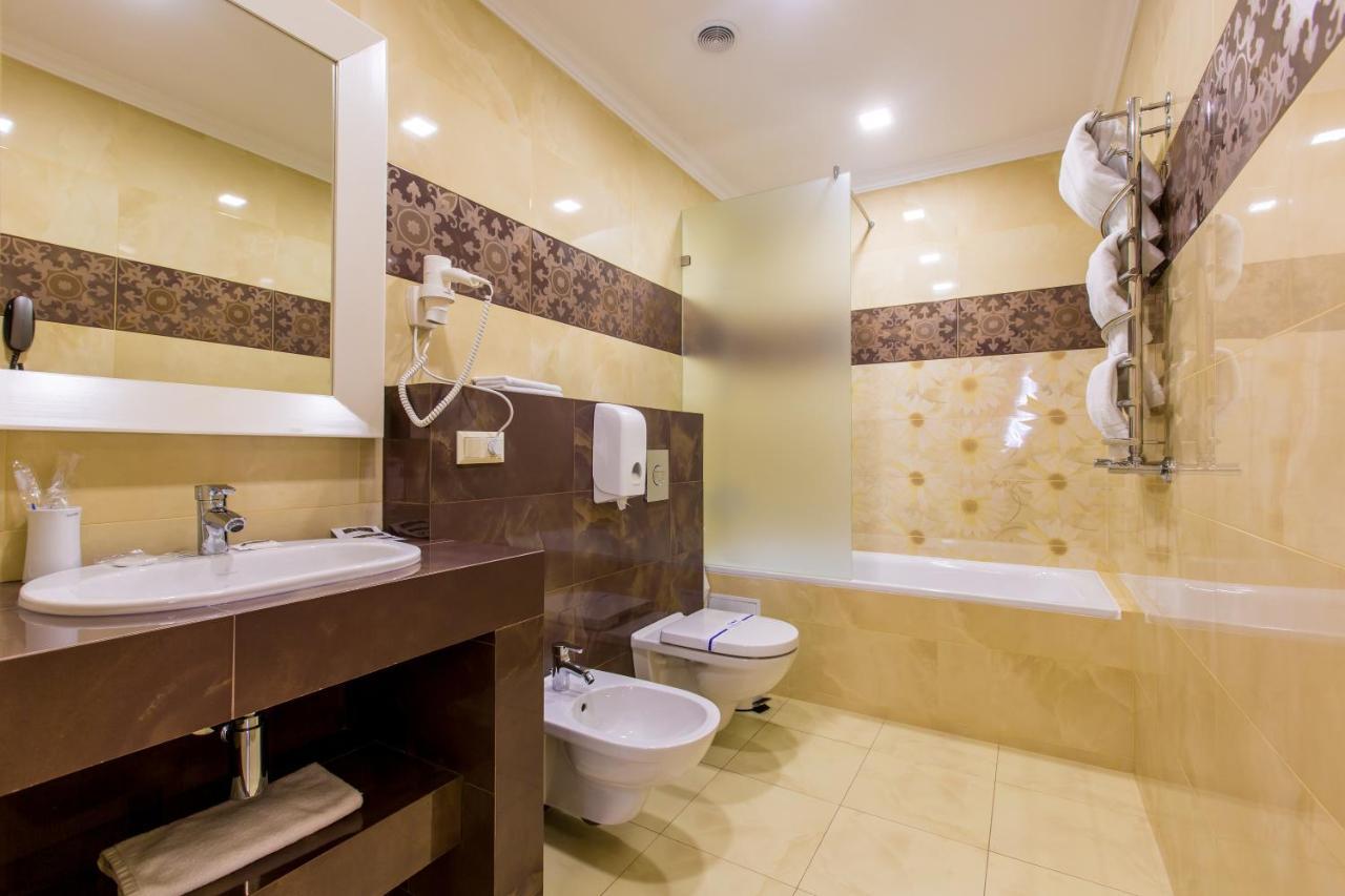 Georg Park Hotel Tarashany Εξωτερικό φωτογραφία