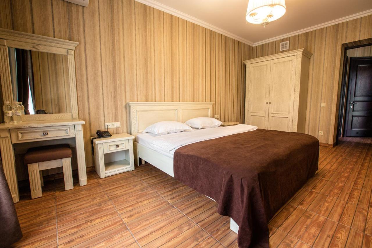 Georg Park Hotel Tarashany Εξωτερικό φωτογραφία