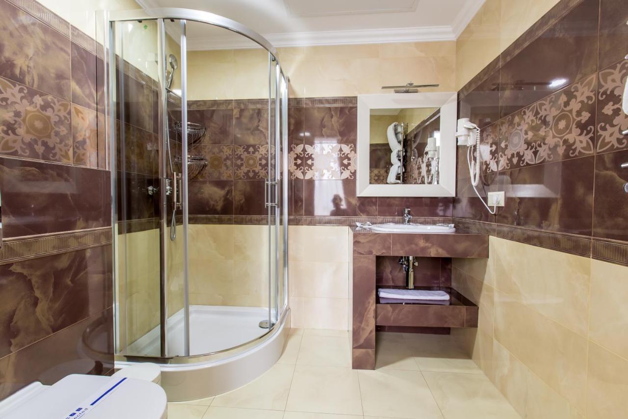 Georg Park Hotel Tarashany Εξωτερικό φωτογραφία